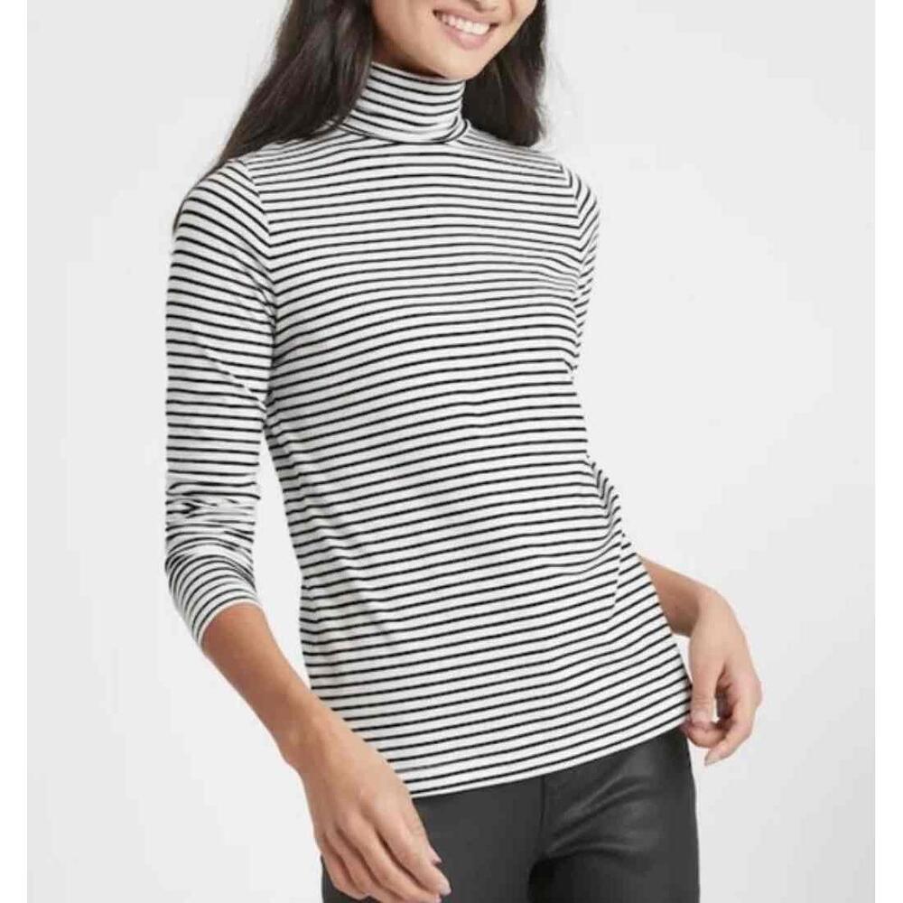 Banana Republic Timeless Turtleneck Top in Black/White Striped-Size X-Large
